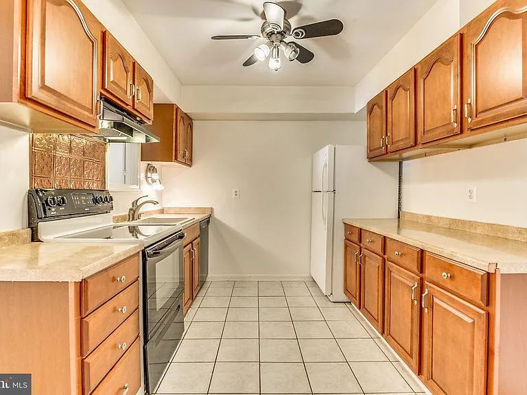 3863 Persimmon Cir — Photo 17