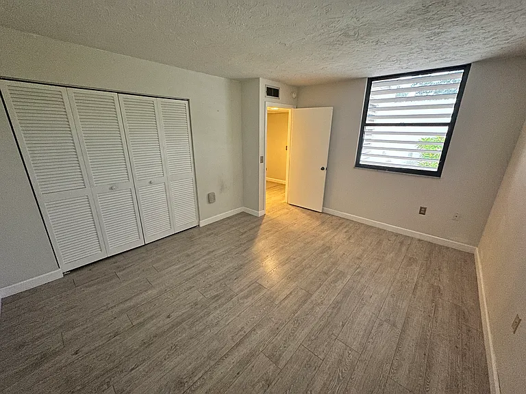 283 Sherwood Dr — Photo 22
