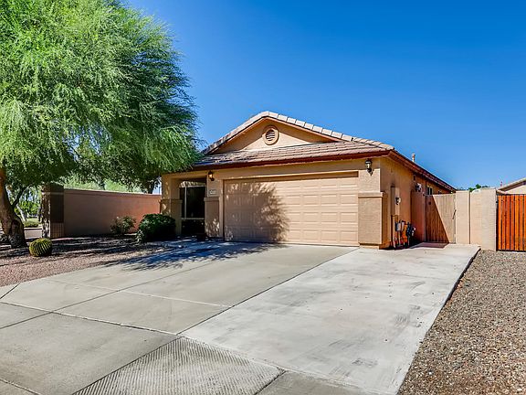 3rd image of 8022 W Lone Cactus Dr