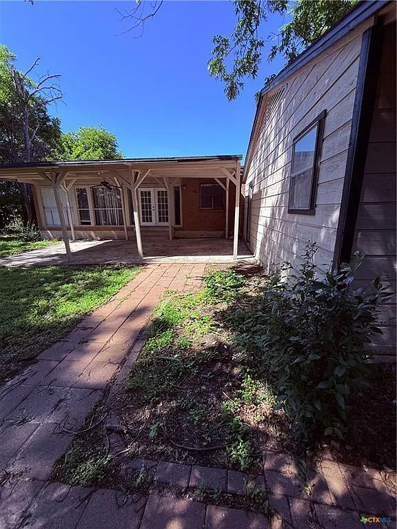 3 bed, 2.0 bath, 1772 sqft, $1,575 — Photo 3