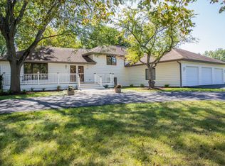 5N430 Oak Rd, Saint Charles, IL 60175
