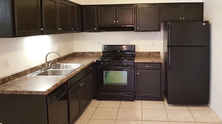 325 S Westfall Ave #1 — Photo 1