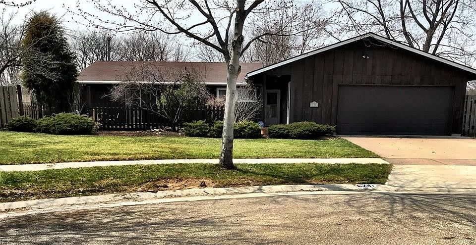1st image of 741 Canter Cir