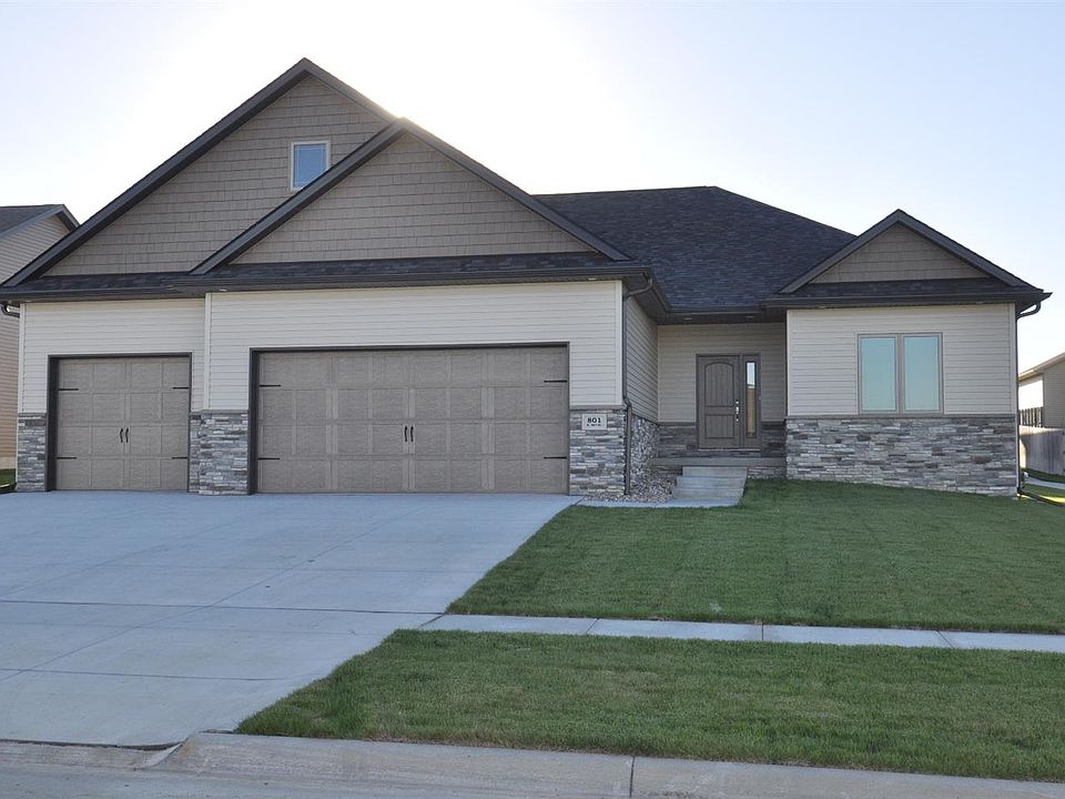 1st image of 801 N 96th St