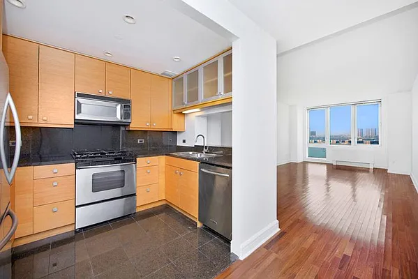 Rented by Keller Williams NYC | media 2