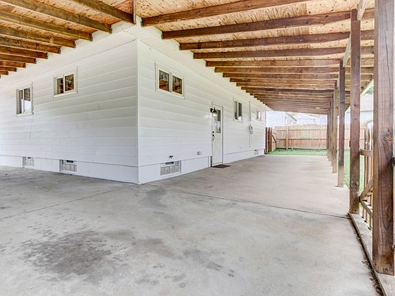 5th image of 443 Travis Dr