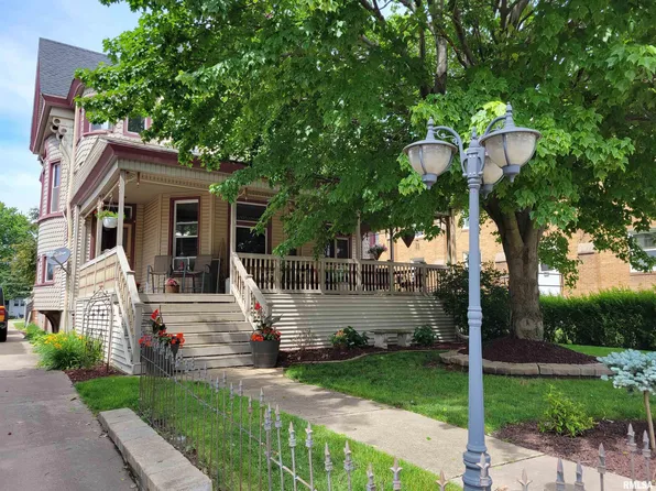 251 E Chestnut St, Canton, IL 61520