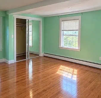 4 bed, $4,000 — Photo 1
