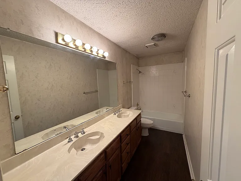 1805 Dunn St — Photo 5