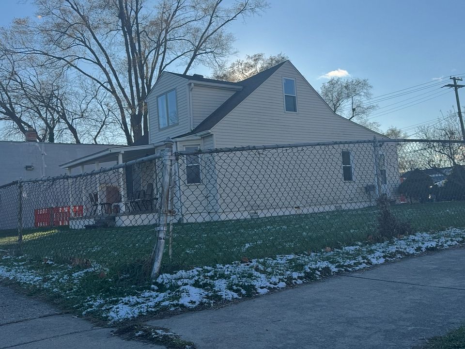 2nd image of 23607 Ryan Rd