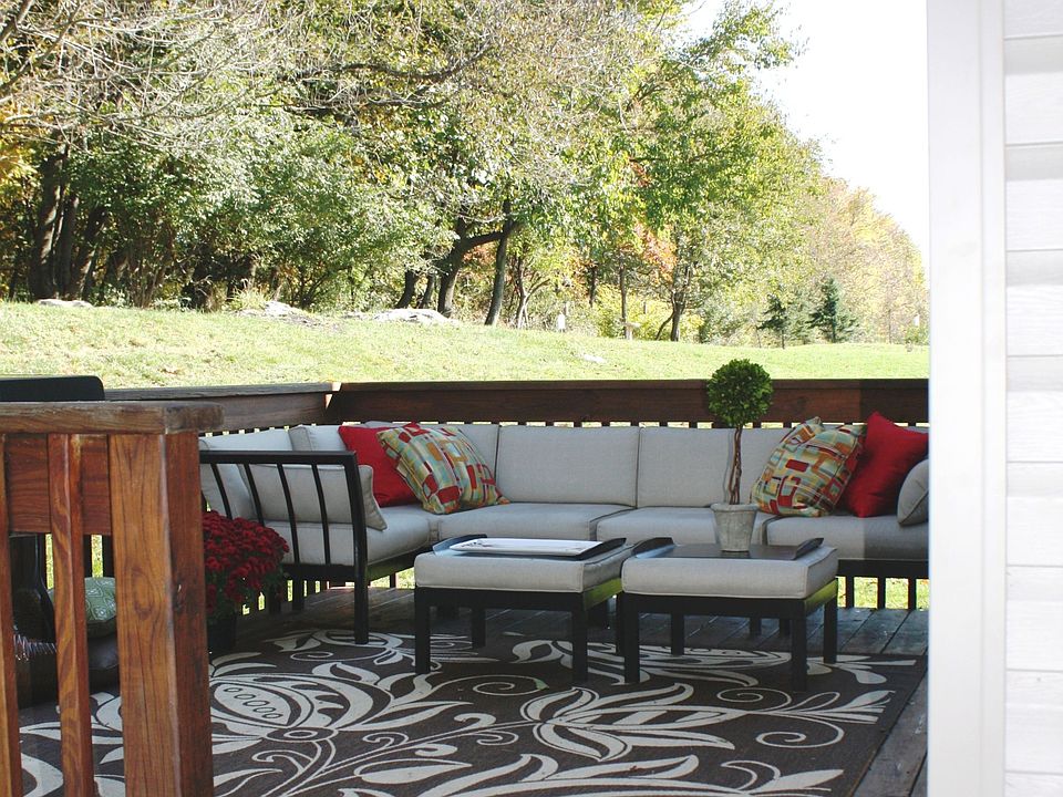 Private wooded view from deck