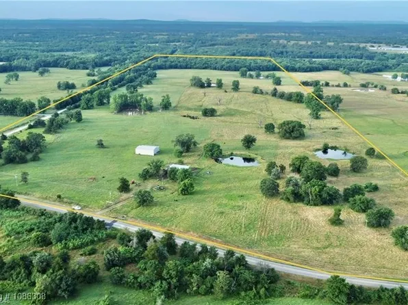 8213 N Highway 252, Lavaca, AR 72941