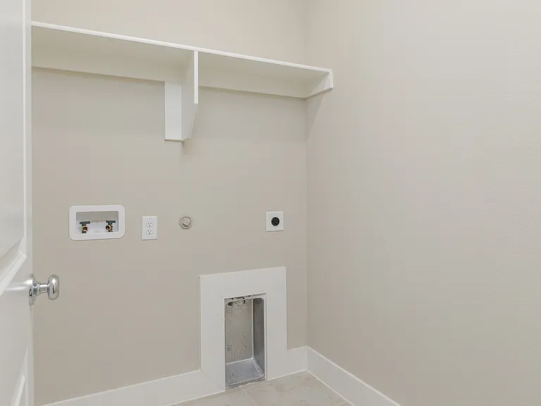 1829 Leo Dr — Photo 27