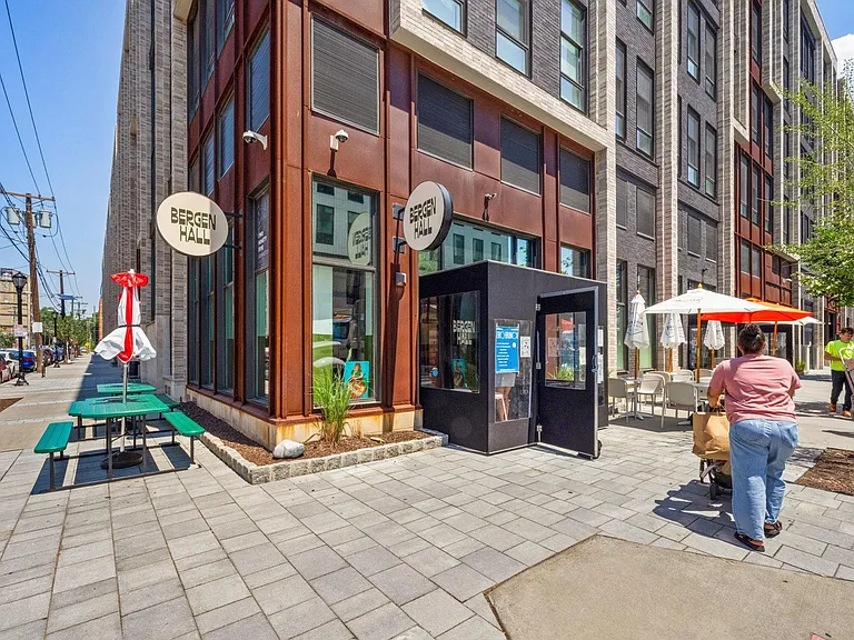 120 Garabrant St #1 — Photo 25