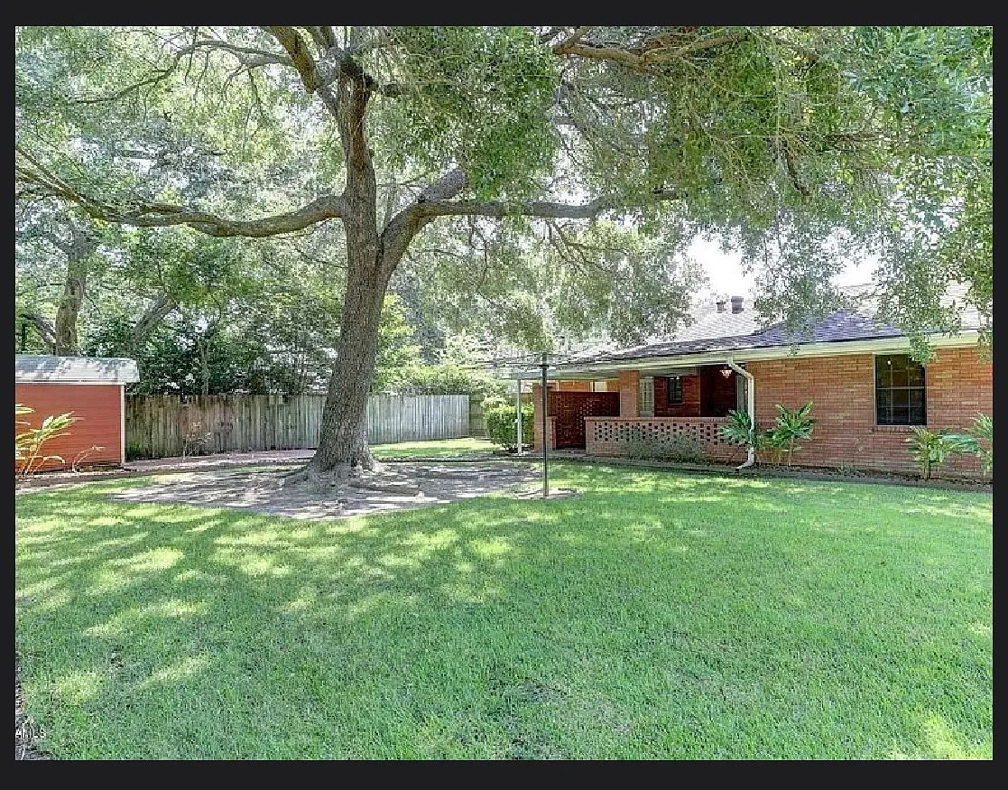 3 bed, 2.5 bath, 2308 sqft, $2,000 — Photo 3