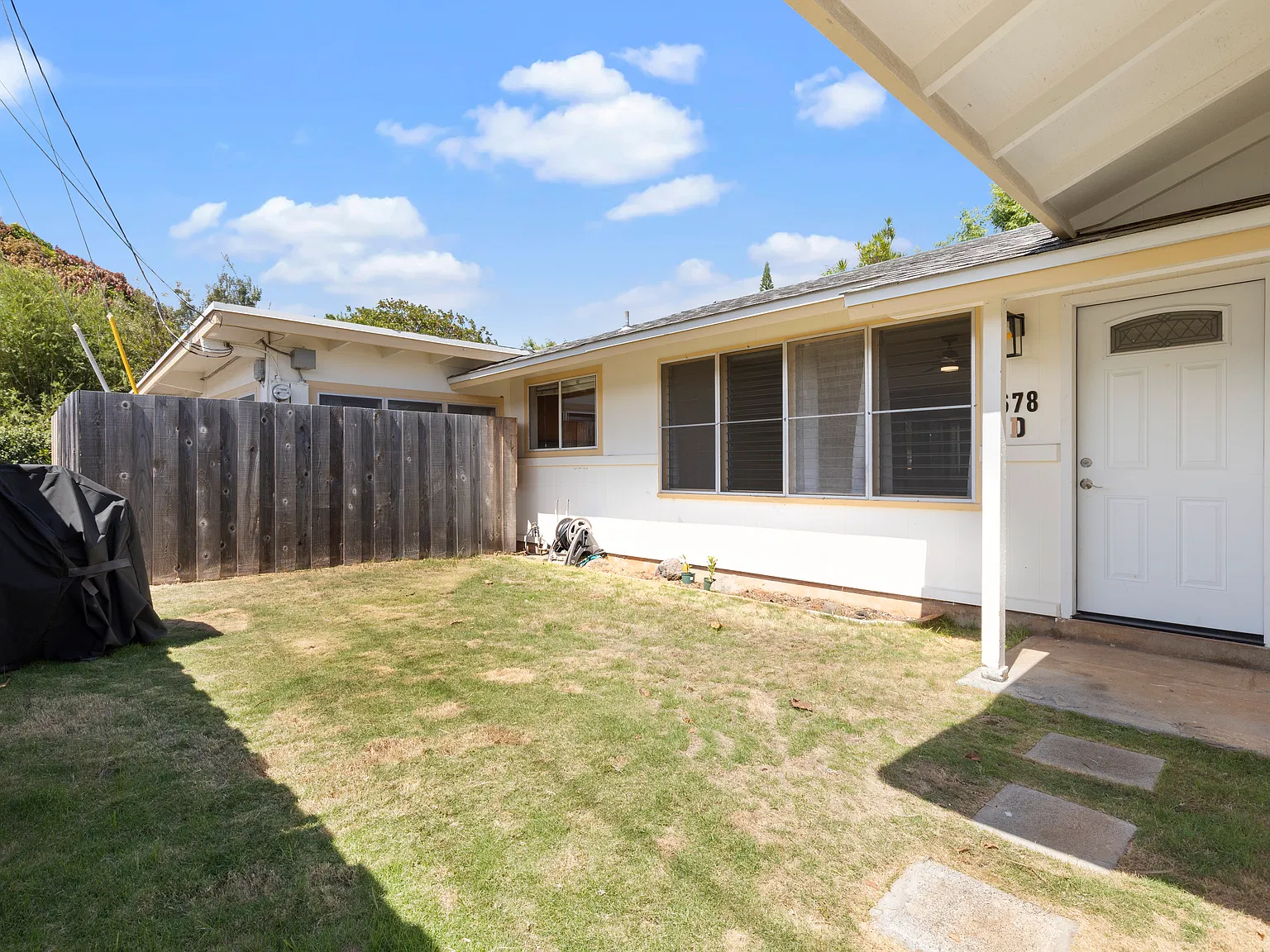3 bed, 1.5 bath, 1232 sqft, $4,500 — Photo 2