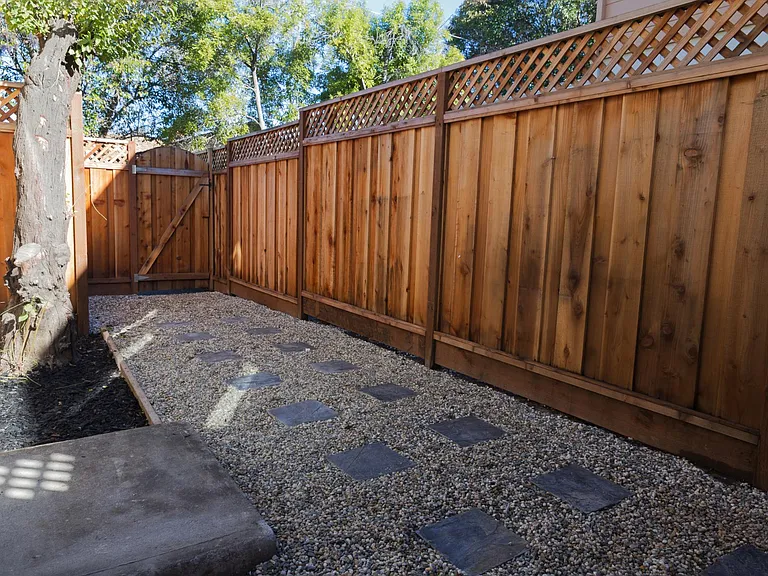 190 Gladys Ave #D — Photo 13