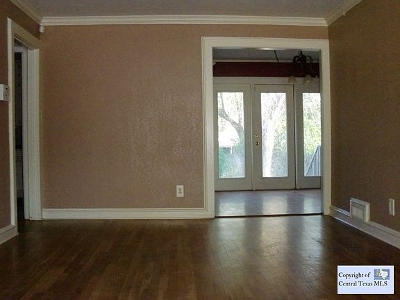 4th image of 623 SE Terrace Ct