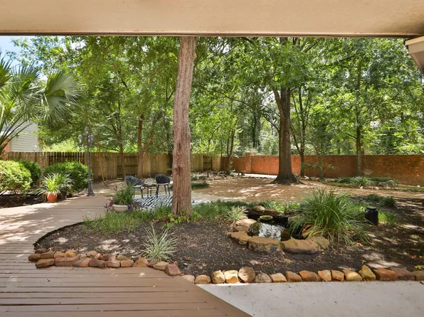 427 W North Hill Dr, Spring, TX 77388