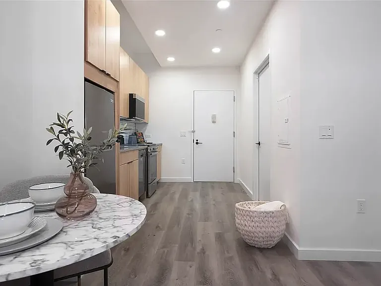 1856 Park Ave #17C — Photo 5