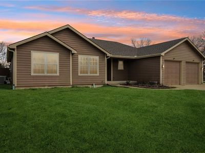 1343 S Delaware Dr, Tonganoxie, KS, 66086
