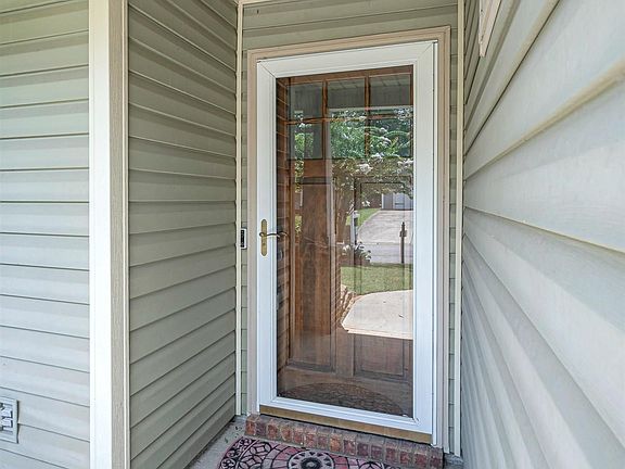 4th image of 109 Rossburg Dr