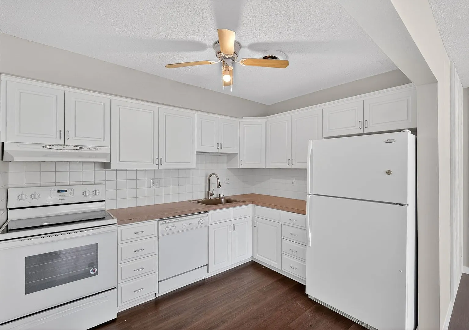 Beautifully Remodeled 2BR Apartment on Hickman Rd | Bright & Spacious in Merle Hay — Photo 1