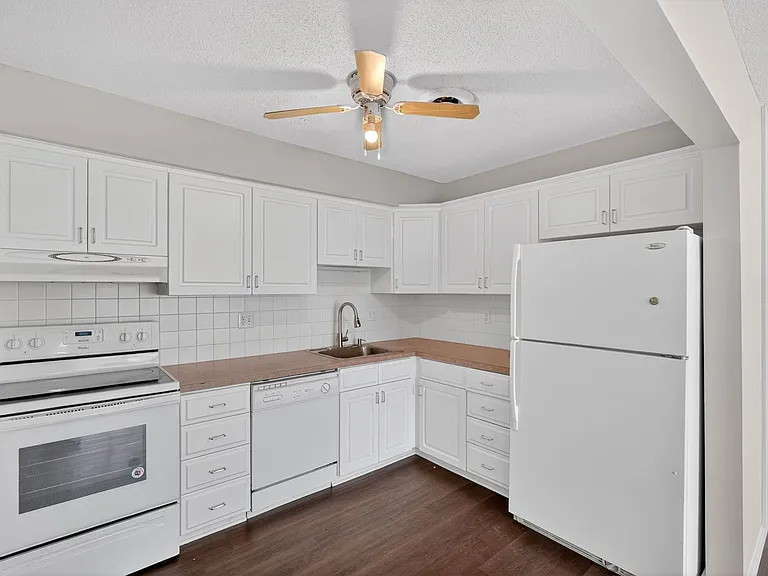 5616 Hickman Rd #3 — Photo 1
