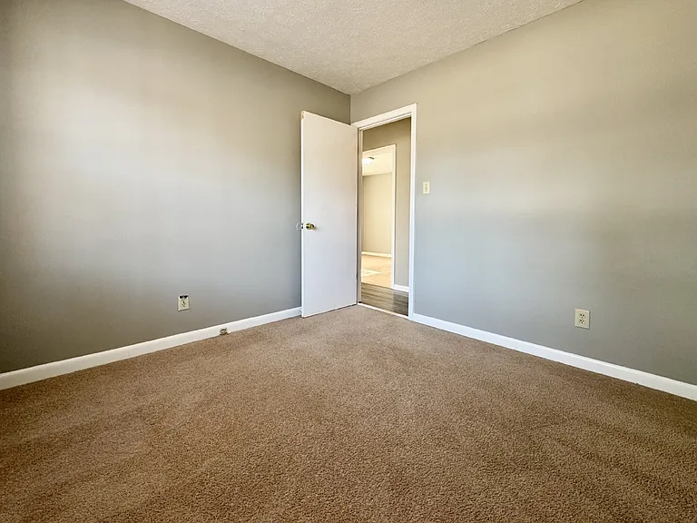 1222 Kienast Dr — Photo 15