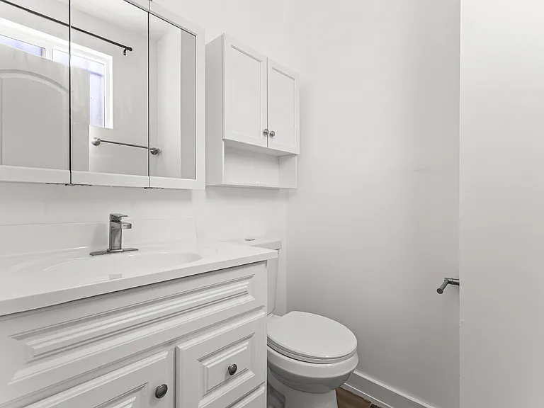 1179 N Berendo St — Photo 13