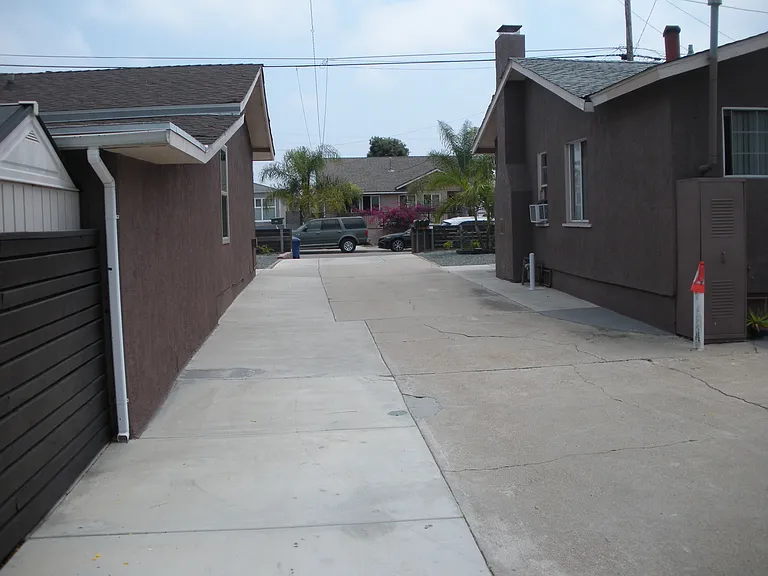 1136 Twin Oaks Ave — Photo 19