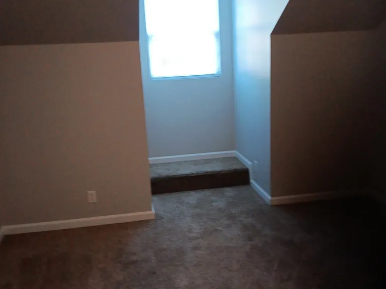 525 Charleston Ave — Photo 15