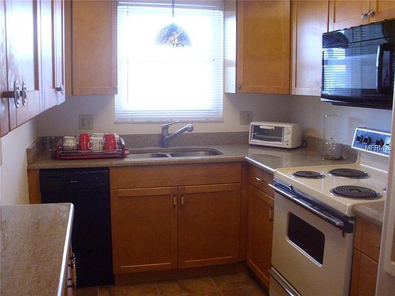4th image of 5725 12th Ave N Unit 305D