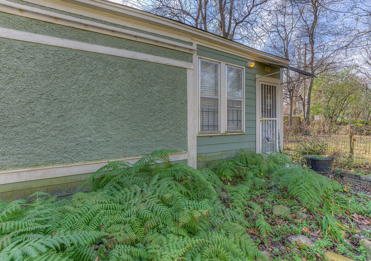 1195 Dorothy Pl — Photo 2