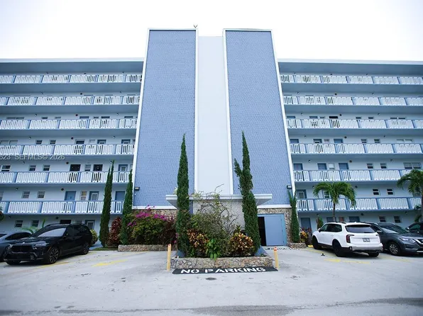 300 NE 12th Ave APT 703, Hallandale, FL 33009