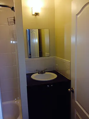 Rented by Halvatzis Realty | media 5