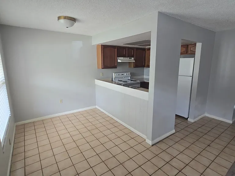 1802 Barton Dr — Photo 3
