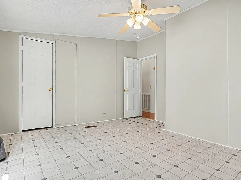 4705 Pearl Rd — Photo 19