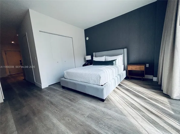 239 SW 9th St #405, Miami, FL 33130