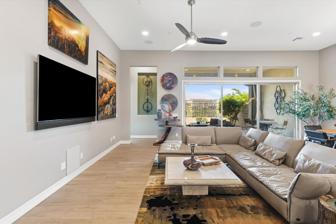 next background image