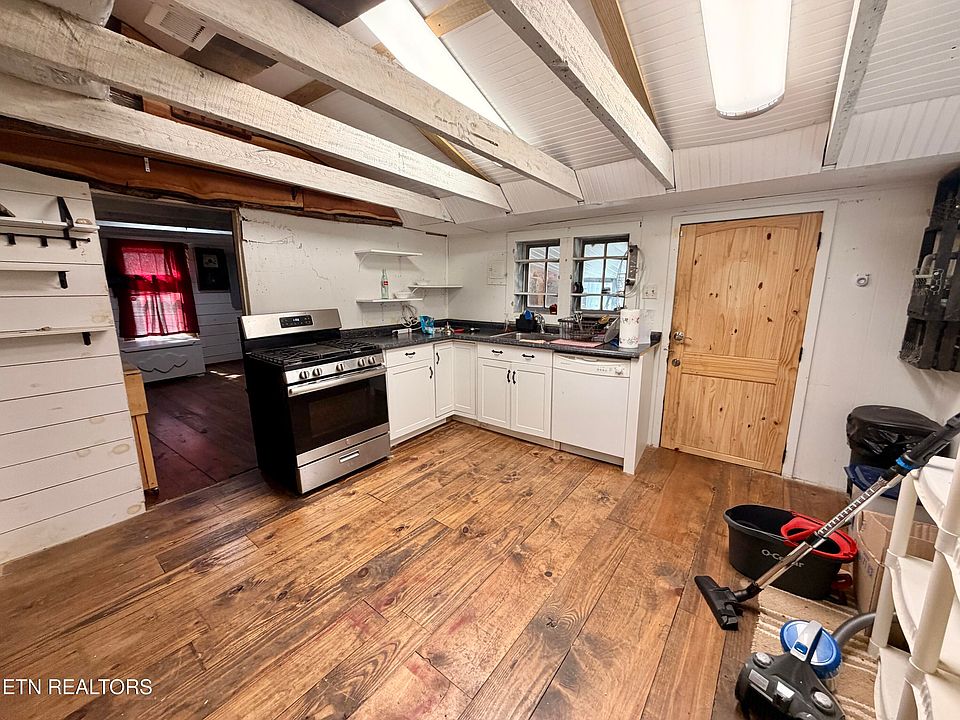 22nd image of 5640 Brimstone Rd