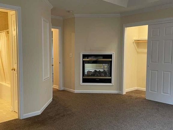 4th image of 204 Winding Brook Dr