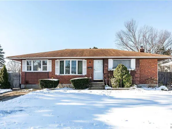 86 W 8th St, Deer Park, NY 11729