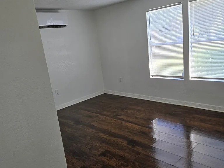 619 Maxanna Ave — Photo 10