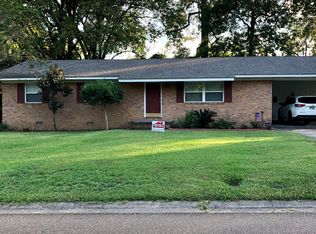 37 Oakhurst Dr, Natchez, MS 39120