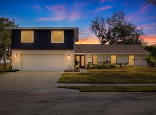 8950 Baywood Park Dr, Seminole, FL 33777
