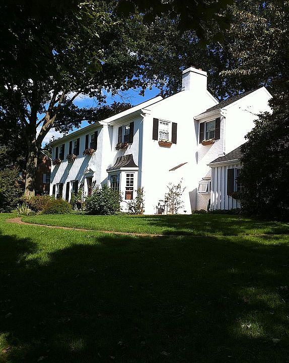 2nd image of 811 General Cornwallis Dr
