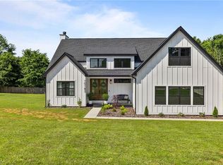 10185 Earnhardt Lake Rd, Davidson, NC 28036