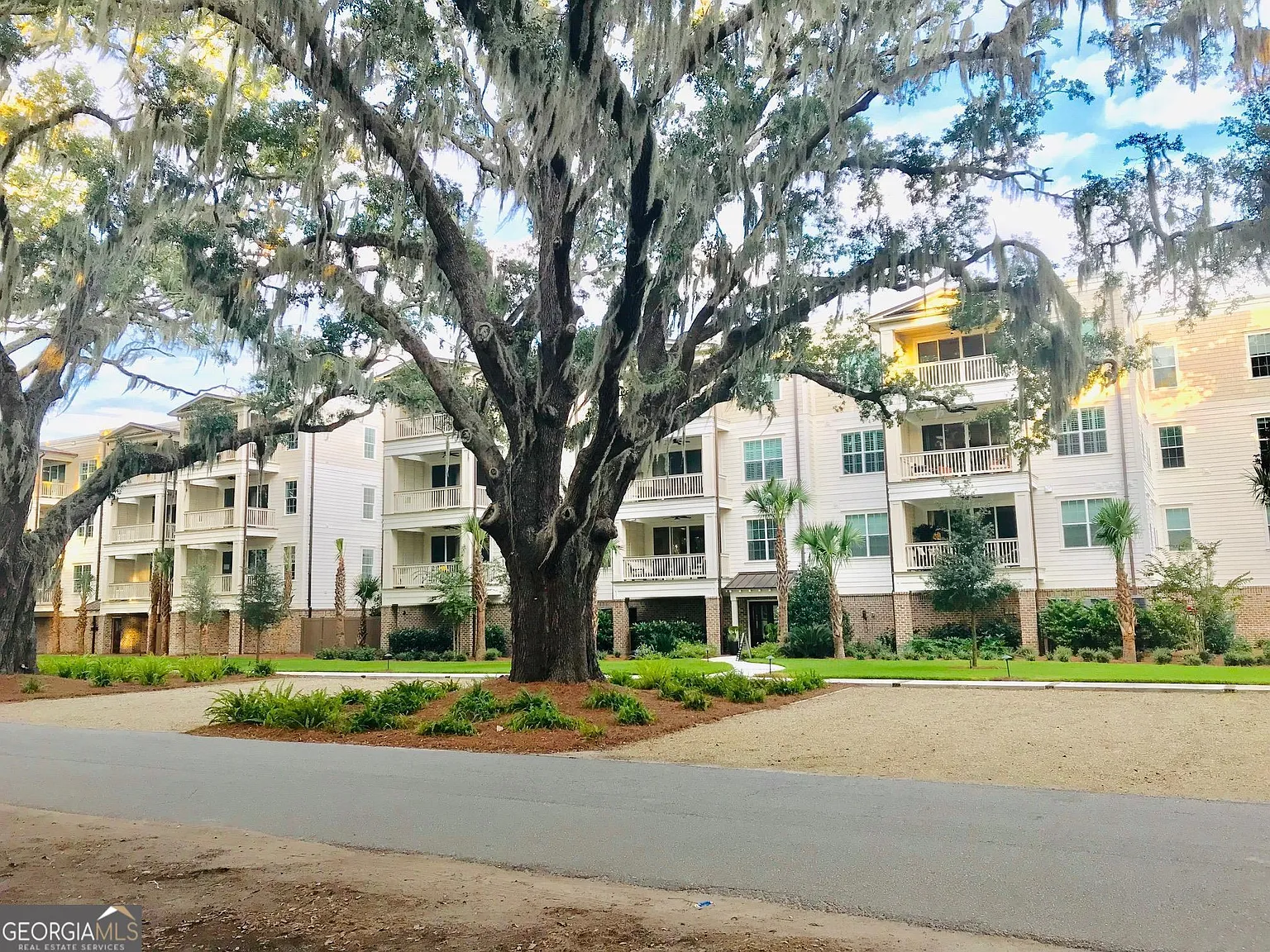 3 bed, 2.0 bath, 1760 sqft, $5,500 — Photo 1