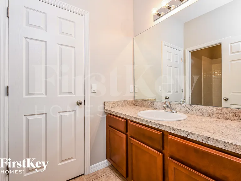 1814 SW 22nd St — Photo 10